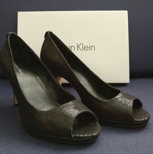 Calvin Klein Kail Pearlized Reptile Print